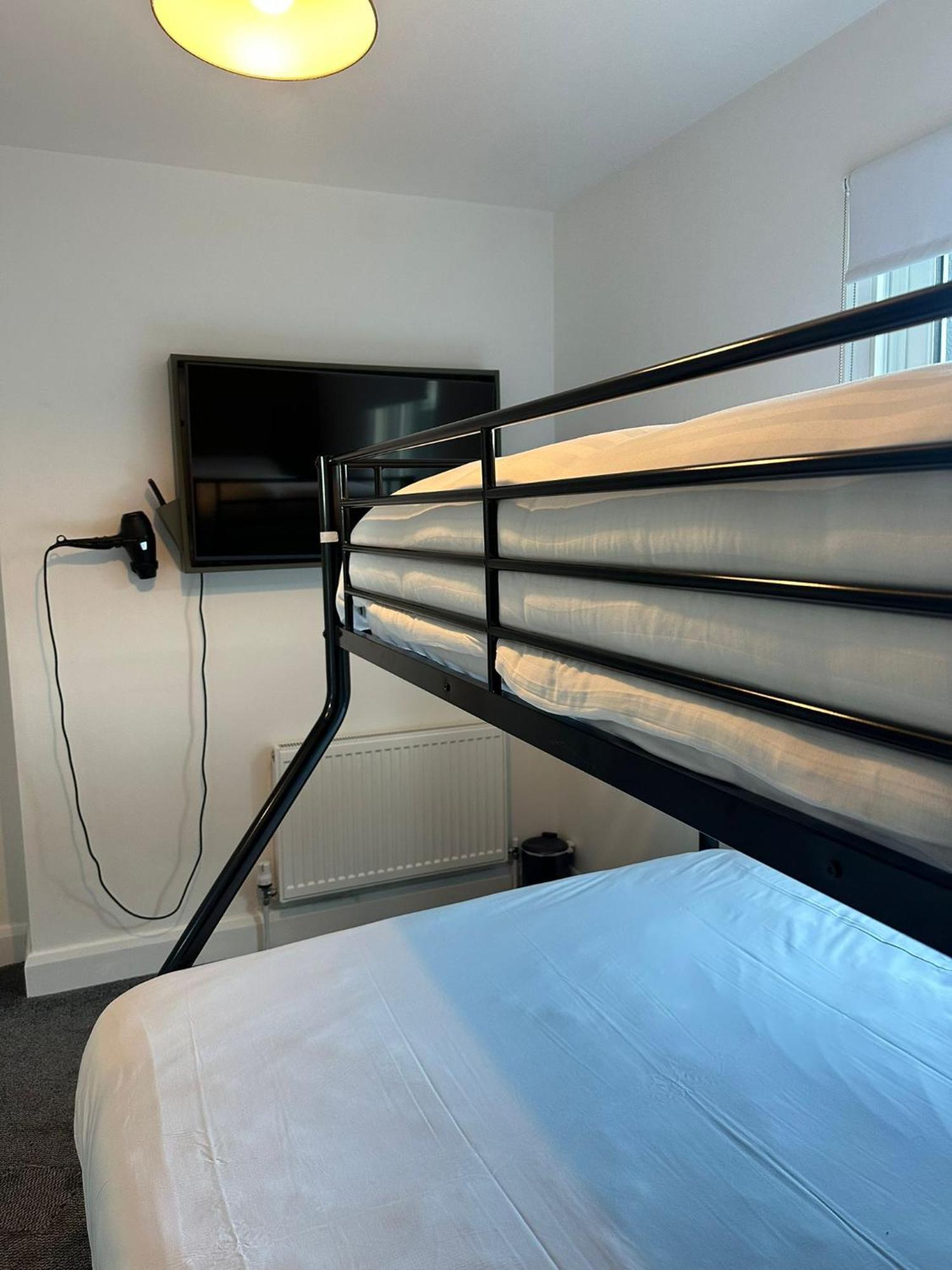 גלוואיי Mary Mullen'S Rooms Eyre Square. מראה חיצוני תמונה